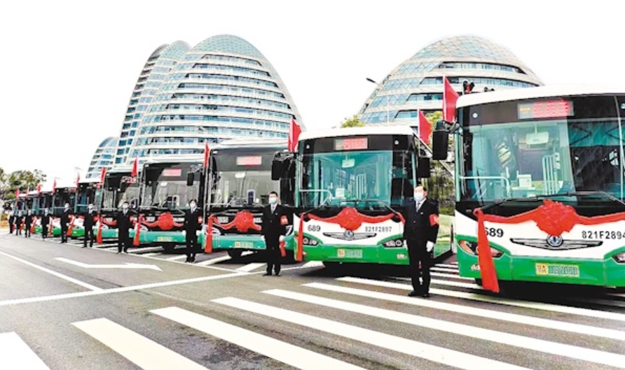 武汉经开区上线20台氢能源公交车，加氢10分钟可跑500公里 